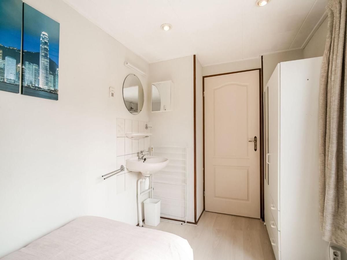 Holiday Home In Noordwijkerhout With Terrace Close To A Lake Екстериор снимка